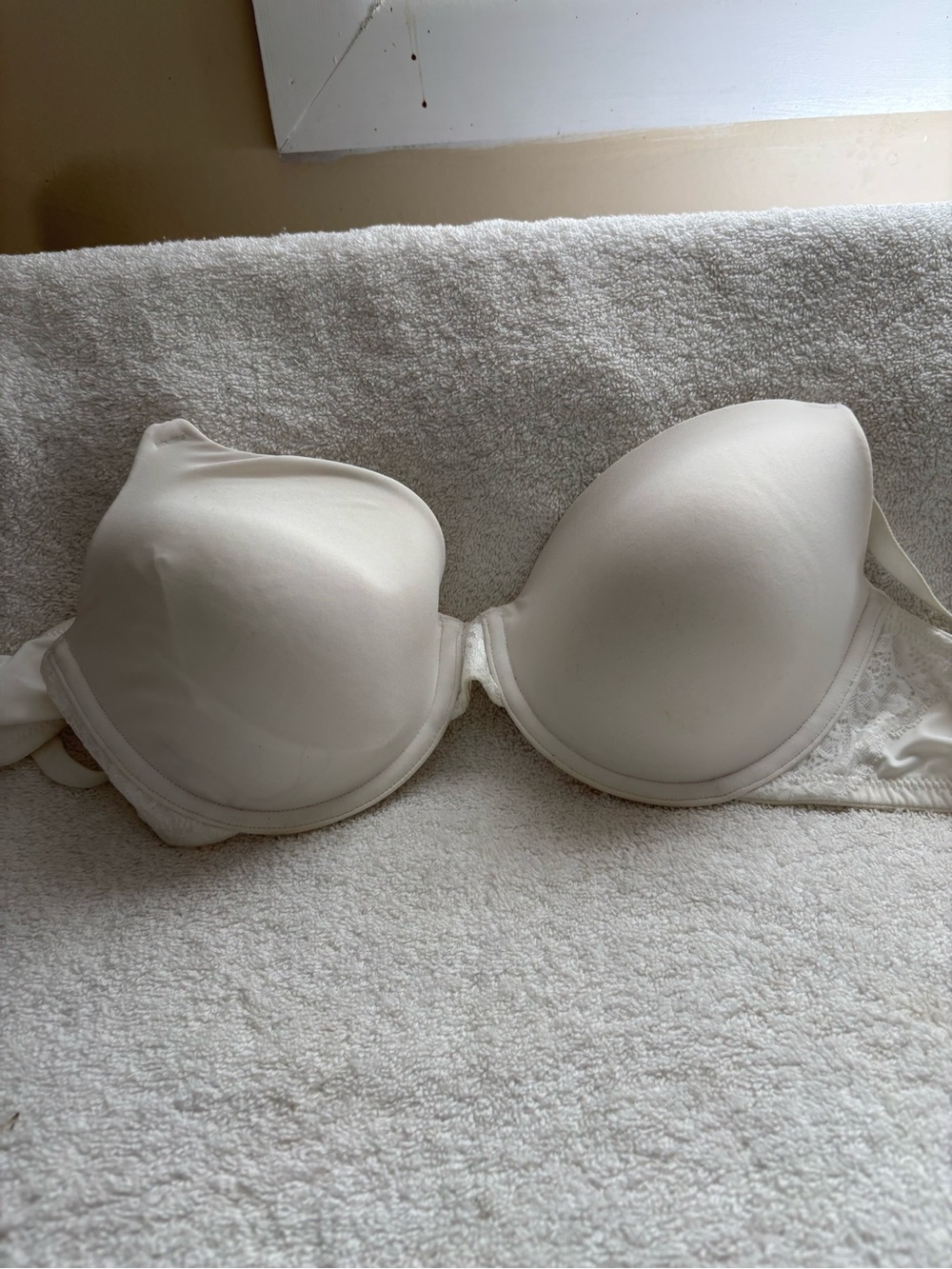 NWOT Maidenform size 36C bra
